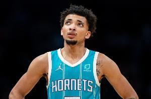 小杨夏联队友啥水平🧐5人有过NBA经历 21年11号秀伯克奈特在列图片